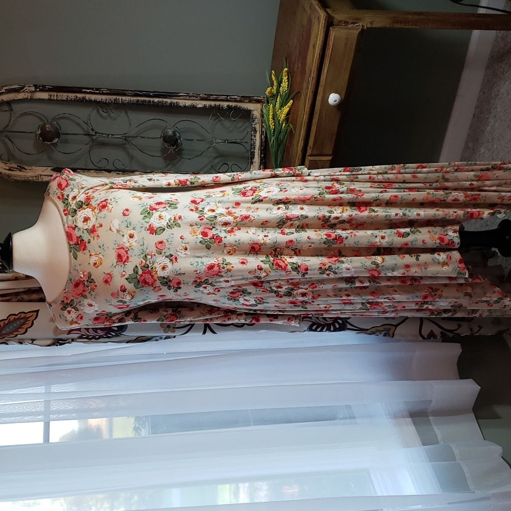Agnes & Dora Floral Dress size XS/S - So Pretty!